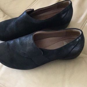 Dansko shoes size 39 (8.5-9)